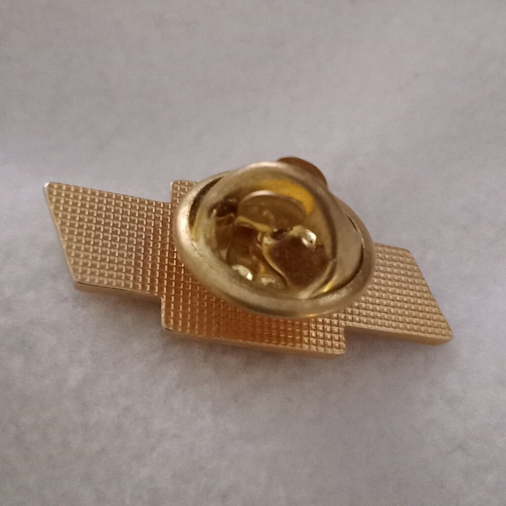 Chevy Logo Tac Pin - Picture 3 of 4